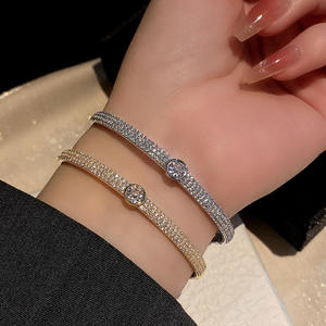 AMBER JEWELS Pulsera de tenis unisex Infinity con diamantes de laboratorio engastados en bisel, cadena chapada en oro de 10K y perla de agua dulce de corte brillante - Product Image 2