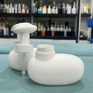 ขวดโฟม HDPE สีขาวขนาด 300 มล. พร้อมหัวปั๊มโฟม สำหรับผลิตภัณฑ์ดูแลเด็กและผลิตภัณฑ์ดูแลส่วนบุคคล ผลิตในเวียดนาม ขายส่ง - Product Image 5