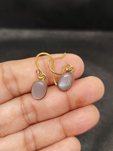 Nouvelle Tendance : Boucles d'Oreilles Pendante Ovale en Pierre de Lune Plaqué Or pour Femme, Idéales pour les Fiançailles - Vente en Gros - Product Image 3