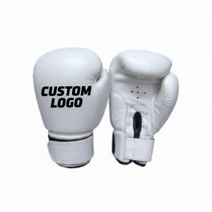 Gants de boxe en cuir PU blanc avec logo personnalisé, lacets, design à doigts entiers et évacuation de l'humidité pour l'entraînement et le sparring - Product Image 1