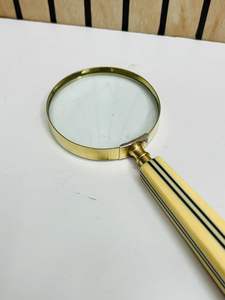 Lupa de Mano de Latón de 3'' con Mango Decorativo |   Lupa óptica de cristal vintage (no plegable) - Product Image 2
