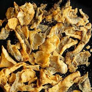 Peau de poisson frite croustillante de qualité supérieure - Snack de fruits de mer - Snacks frits assaisonnés - Saveur viande, volaille et fruits de mer du Vietnam - Durée de conservation de 12 mois - Product Image 2