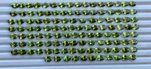 Peridoto natural facetado de corte ovalado. Peridoto de corte ovalado para la fabricación de joyas, peridoto ovalado de 6x8MM. - Product Image 1