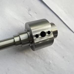 Eje Perforado Cruzado, Eje Escalonado con Orificios Radiales, Eje de Lubricación / Eje de Distribución de Aceite - Product Image 1