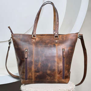 Sac à bandoulière en cuir usiné à la main de luxe personnalisé pour femmes avec clous en cristal sacs à main en peau de vache dames sac fourre-tout quotidien - Product Image 5