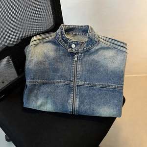 Manufacturer of Vintage Washed Denim Jacket Men Zip Up Cotton Polyester <b>Jeans</b> Coat Distressed Streetwear for Spring Autumn - Product Image 5