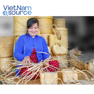 Sacs à main modernes en jacinthe d'eau, artisanat écologique avec fermeture à cordon, taille et couleur personnalisables - Tendance mode du Vietnam - Product Image 5