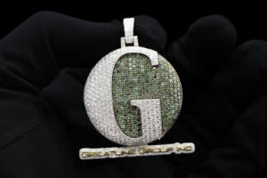 Pendentif Hip Hop en alliage plaqué or, style Bling Diamant Glacé, avec strass imposants - Product Image 4