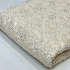 Georgette Viscose Multi-Broderie la Plus Vendue pour Robes ou Tenues de Mariée et Tenues de Créateurs de Luxe pour la Vente en Gros - Product Image 2