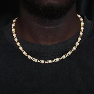 Collier chaîne Figaro géométrique en argent 925 plaqué or rose pour homme, style hip-hop, avec moissanite taille baguette et sertissage canal, pour usage quotidien - Product Image 1