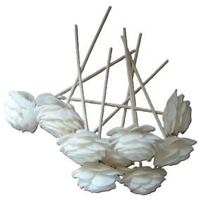 ดอกไม้โซล่าทำมือจากไม้ธรรมชาติหลากชนิดพร้อมก้านสีขาว ใช้สำหรับตกแต่งและกระจายกลิ่นหอม พร้อมเชือกฝ้ายสำหรับดิฟฟิวเซอร์ - Product Image 6