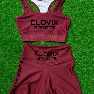 ชุดออกกำลังกายสำหรับผู้หญิง ดีไซน์ล่าสุดจาก Clovix Sports เสื้อครอปท็อปเอวสูง กางเกงขาสั้น ผ้าโพลีเอสเตอร์ระบายอากาศ สีพื้น ชุดออกกำลังกายสำหรับยิม - Product Image 6
