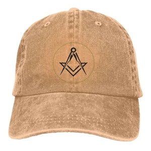 Gorra de béisbol deportiva de 5 paneles Master Mason Blue Lodge, negra y dorada, con punta, bordado de brújula cuadrada dorada, de algodón - Product Image 5
