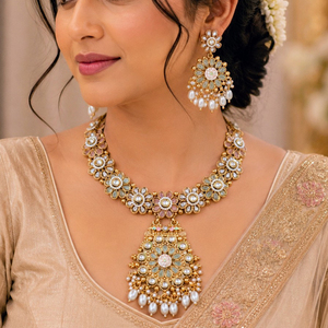 Ensemble collier et boucles d'oreilles longs pour femme JeweleMarket, plaqué or, avec cristaux et strass, style ethnique, pour mariage, fiançailles, anniversaire - Product Image 2