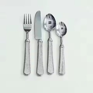 Ensemble de couverts en acier inoxydable écologiques de qualité supérieure pour la rentrée scolaire - Vaisselle élégante et moderne - Product Image 5