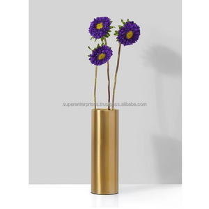 Vase à fleur en laiton au design moderne personnalisé Vase de bureau fait à la main Pot de fleur en métal de table pour mariages décorations de table - Product Image 1