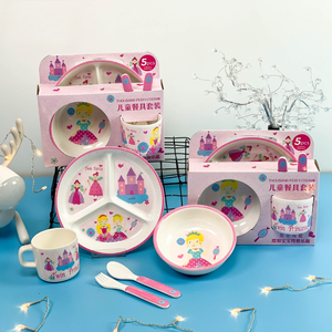 Vente en gros KINGWELL Ensemble de <span class=keywords><strong>vaisselle</strong></span> pour enfants en fibre de bambou écologique, résistant au lave-<span class=keywords><strong>vaisselle</strong></span>, design de dessin animé astronaute, créatif et mignon - Product Image 2