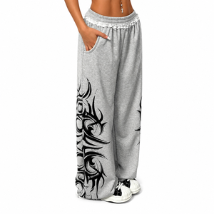 Pantalones Deportivos Anchos Grises para Mujer con Estampado Tribal Negro, Cintura Elástica, Corte Holgado, Estilo Casual Urbano - Product Image 2