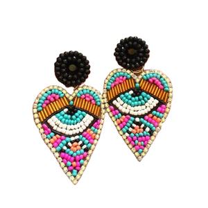 Nueva llegada de joyería de moda, hermosos y elegantes pendientes de fresa con bordado a mano y cuentas, diseño moderno y lindo, pendientes de última tendencia. - Product Image 5