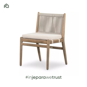 Chaise d'extérieur en bois scandinave, finition naturelle, design confortable et portable, pour hôtel, terrasse et jardin - Product Image 1