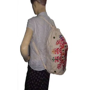 Sac à bandoulière Hobo ethnique brodé à la main Rana Work, style bohème traditionnel, fait main, pour voyage et usage quotidien - Product Image 1