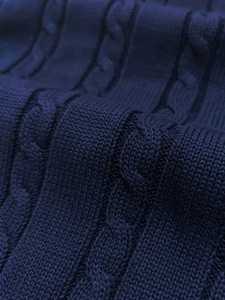 Gilet pull sans manches col en V bleu marine pour homme, tricot torsadé, coupe ajustée, avec bordure à rayures contrastantes, décontracté et professionnel - Product Image 5