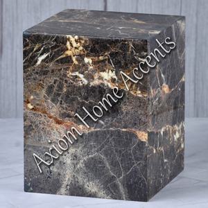 Lujosa urna de cremación de madera con detalles elegantes y atractivo atemporal para un tributo digno de Axiom Home Accents - Product Image 4