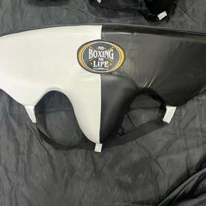 ชุดฝึกซ้อมมวยคุณภาพสูงปรับแต่งได้ NO BOXING NO LIFE พร้อมนวมหนังแท้ ที่ครอบศีรษะ และอุปกรณ์ป้องกันอวัยวะเพศชาย ราคาขายส่ง - Product Image 5