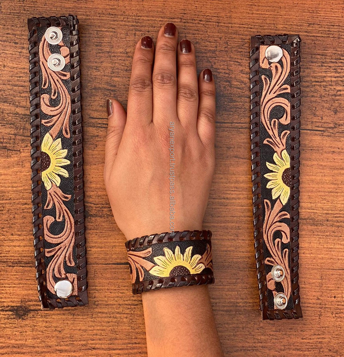 สีน้ำตาลพร้อมเครื่องมือสี