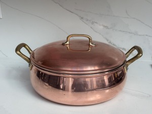 Olla de Cobre Redonda con Tapa, Asa de Aleación de Zinc, Utensilios de Cocina de Metal Pulido, Diseño Vintage Duradero - Product Image 4