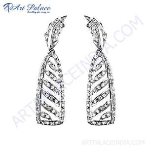 ต่างหูคริสตัลสีเงินประดับพลอยเซอร์โคเนียทรงลูกบาศก์ - Product Image 1