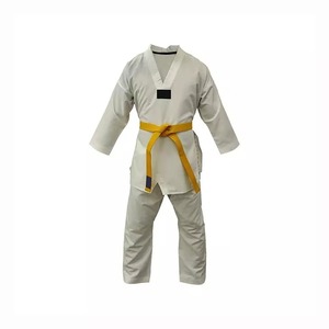 Uniforme de Taekwondo Rojo para Adultos Unisex, 100% Poliéster, Duradero, Corte Regular, Ropa de Artes Marciales, Cinturón Negro Incluido - Product Image 6