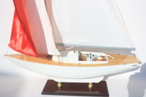 Modelo de Barco de Vela de Madera DRAGON YACHT - Modelo Pintado a Mano y Hecho a Medida - Product Image 2