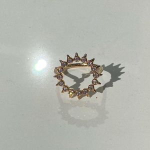 Anillo de Oro Sólido con Diamante Blanco Etéreo de Corte Redondo en Bisel, Joyería Fina para Ocasiones Especiales, Elegante y Lujoso para Mujer - Product Image 4