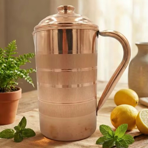 Ensemble de carafes en cuivre avec motif gravé, ensemble de service d'eau en métal avec verres, durable, réutilisable, pour cuisine et salle à manger. - Product Image 1