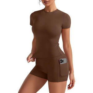 Conjunto Deportivo de 2 Piezas para Mujer, Color Verde Oliva, Top de Manga Corta con Cuello Redondo y Bolsillo, Pantalones Cortos de Punto Transpirables para Primavera/Verano - Product Image 5