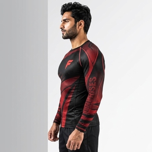 Rashguard de qualité, conçu avec des matériaux extensibles durables, respirant et confortable, coupe athlétique pour l'entraînement quotidien et les activités sportives. - Product Image 3
