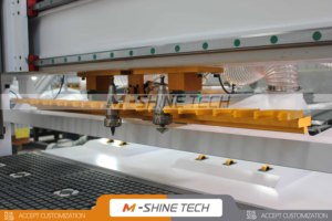 Machine <span class=keywords><strong>de</strong></span> nesting CNC 4 axes 2130 2100x3000mm, routeur CNC ATC économique pour le traitement du bois, des portes, des armoires et des meubles - Product Image 6