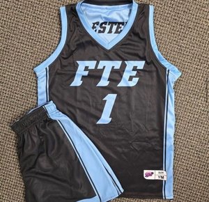Ensemble de maillots de basket-ball personnalisés, noir et bleu ciel, uniforme d'équipe par sublimation, kit de sport sans manches en maille, nom et numéro personnalisés - Product Image 1
