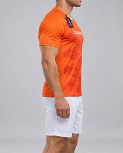 เสื้อฟุตบอลแขนสั้นสีส้มสำหรับผู้ชาย Claw Intl ระบายอากาศได้ดี ทรงพอดีตัว คอกลม มีโลโก้ด้านหลัง - Product Image 4