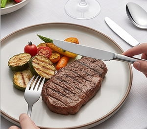 Elegante Juego de Cubiertos de Acero Inoxidable con Acabado Plateado, Ideal para Comidas Diarias en Casa y Uso en Cenas Formales - Product Image 3