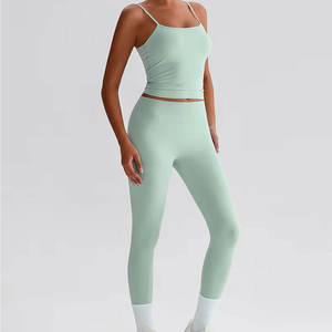 Ensemble de yoga 2 pièces pour femmes, vêtements de sport respirants sans couture, soutien-gorge de sport et leggings extensibles à taille élastique pour l'entraînement - Product Image 1