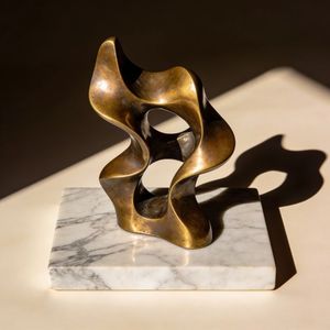 Objets décoratifs en métal artistiques uniques, sculptures exprimant une expression créative grâce à une maîtrise du travail du métal - Product Image 5