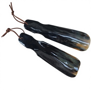 Chausse-pieds en corne naturelle faits à la main, accessoires pour chaussures, fabriqués en Inde, gravure de logo acceptée, conçus pour enfiler les chaussures - Product Image 3