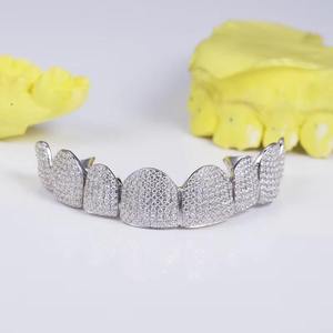 Grillz dentaire en strass, mode Hip Hop unisexe, micro-incrustation, plaqué argent, taille brillant ronde - Product Image 1