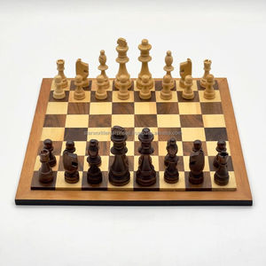 Jeux d'échecs en bois écologiques portables avec pièces imprimées et boîte en bois - Product Image 1