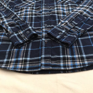 เสื้อเชิ้ตผ้าสักหลาดผู้ชาย ผ้าฝ้าย แขนยาว ทรงปกติ ติดกระดุม ดีไซน์ลำลอง เนื้อผ้านุ่ม ระบายอากาศได้ดี เหมาะสำหรับเดินทุกวัน - Product Image 6