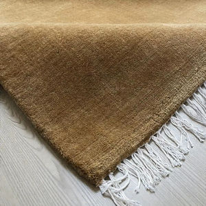 Tapis marocain en laine fait main, tissé à la main, style berbère, à poils épais, avec franges, tapis décoratif doux de couleur marron naturel pour salon - Product Image 1