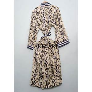 Kimono Elegante para Mujer, 100% Algodón, Estampado a Mano, con Diseño Floral, para Usar como Bata de Baño, Ropa de Dormir, Traje, Traje de Baño o Vestido de Fiesta para Primavera - Product Image 5