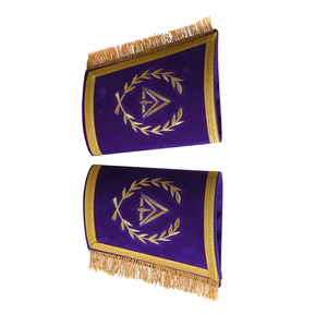 Manchettes de regalia maçonniques brodées à la main en tissu personnalisé, avec épingle de sûreté magnétique écologique - Product Image 4